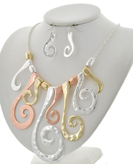 Filigree Graduating Necklace Set