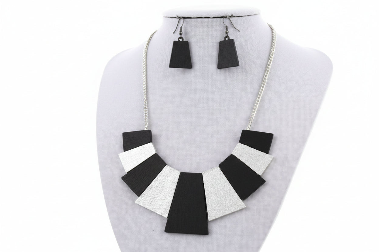 Metal Graduating Necklace & Earring Set