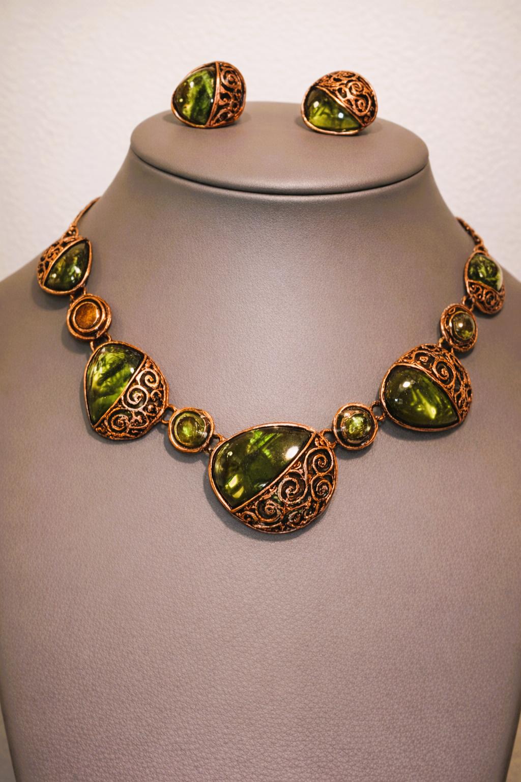 Glass & Filigree Metal Graduating Necklace Set