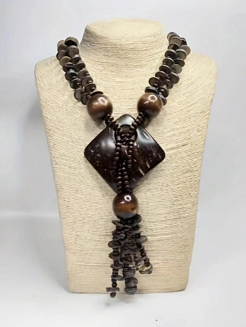 COCONUT SHELL LONG NECKLACE